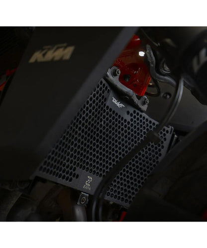 Zana Radiator Guard Honeycomb Black For KTM Duke 390/250/200/390 Gen 3 – ZI-8410 ₹2,499